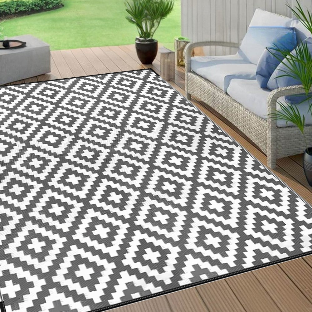 Double-Sided Diamond Outdoor Rug