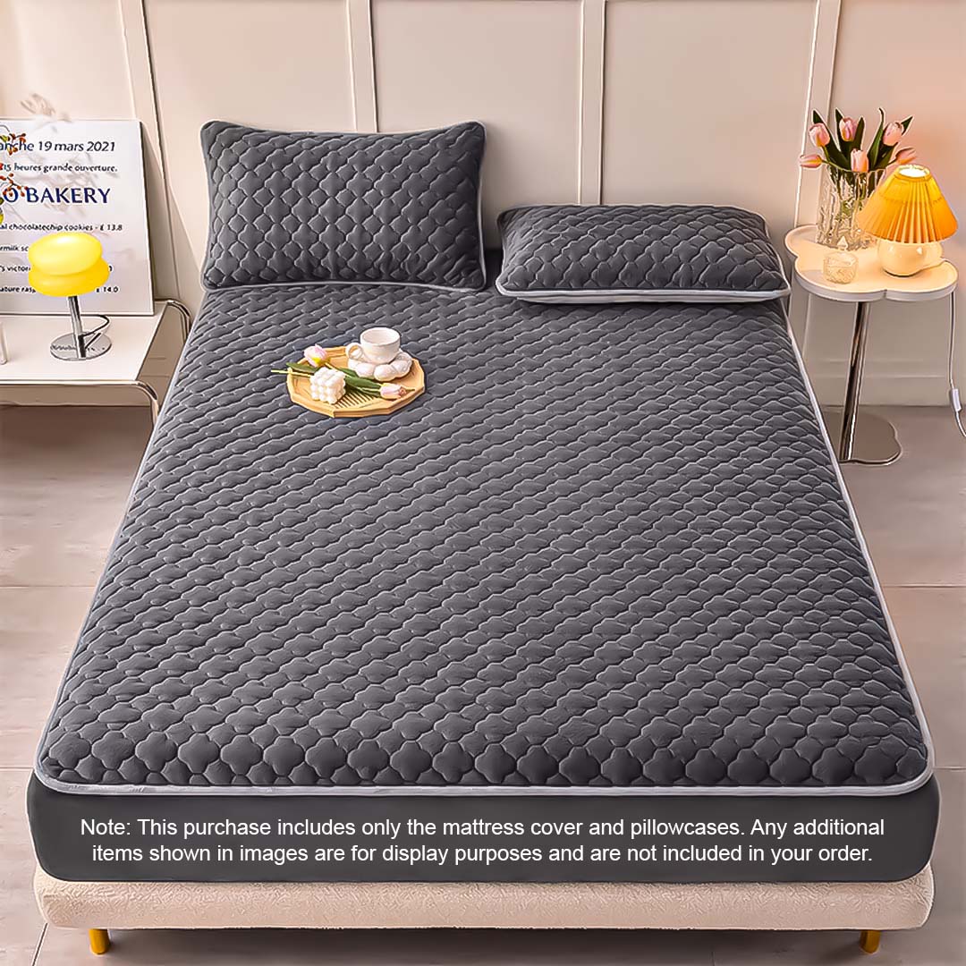 Clover Mattress Cover With Pillow Covers