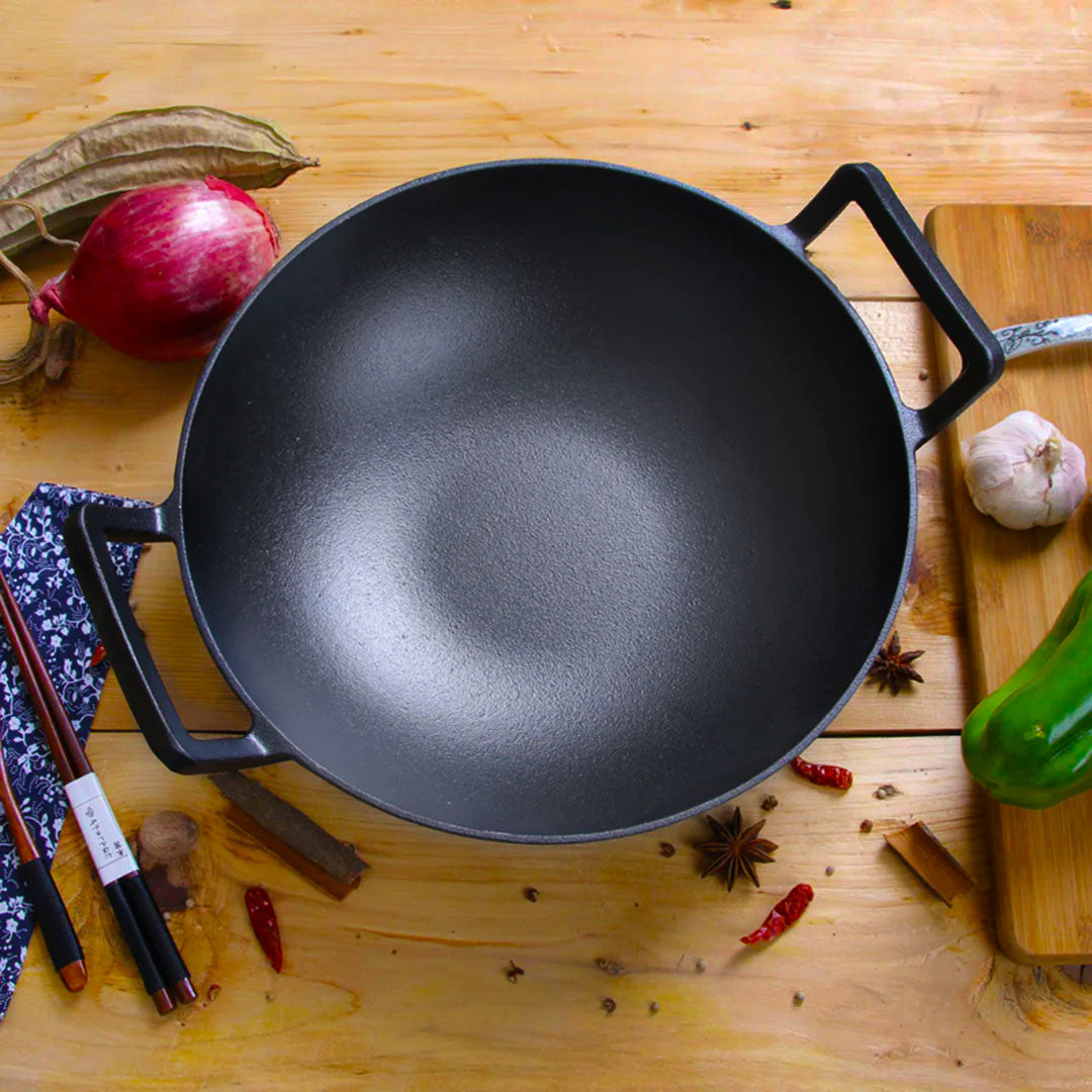 32cm Cast Iron Wok Frying Pan