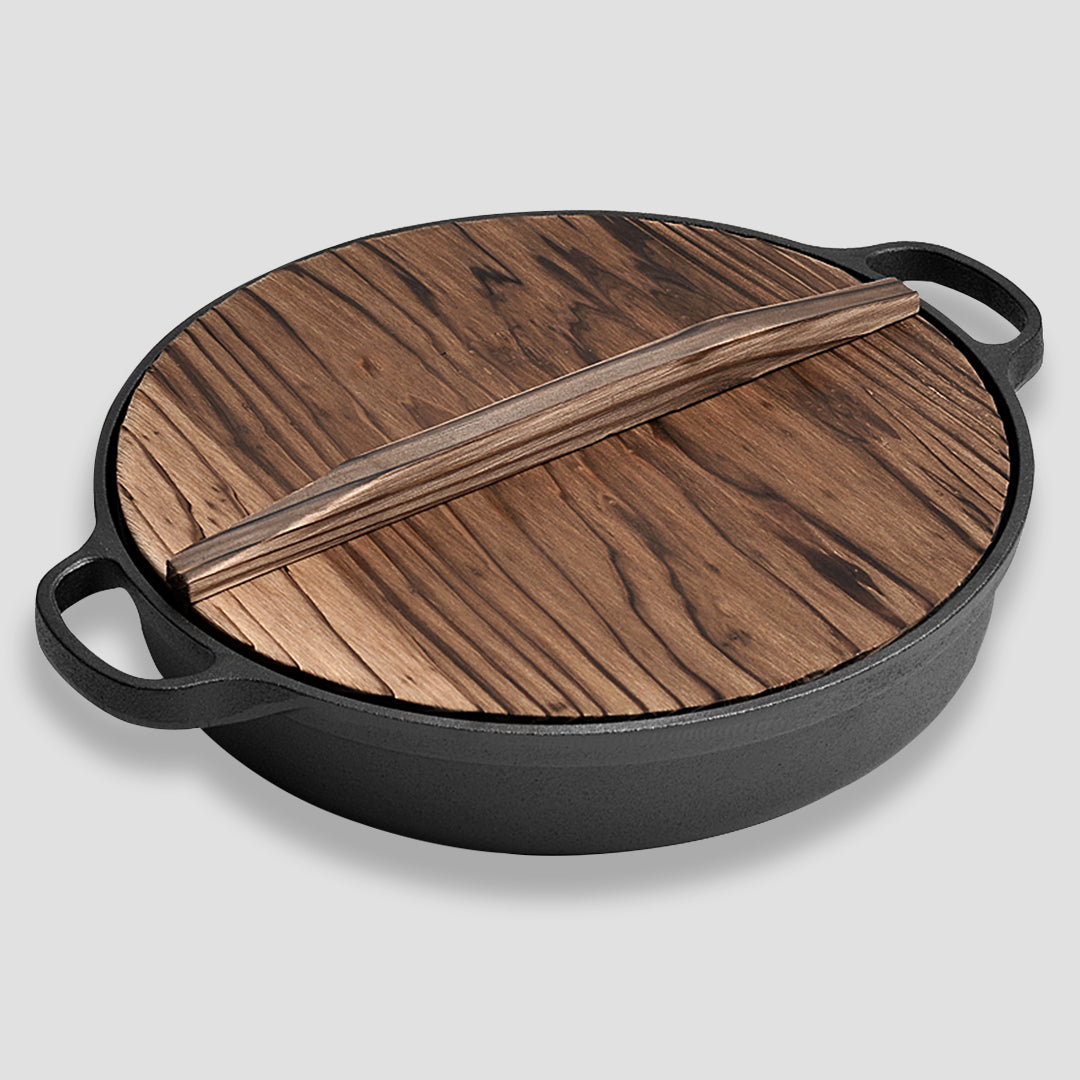 Round Pan with Wooden Lid