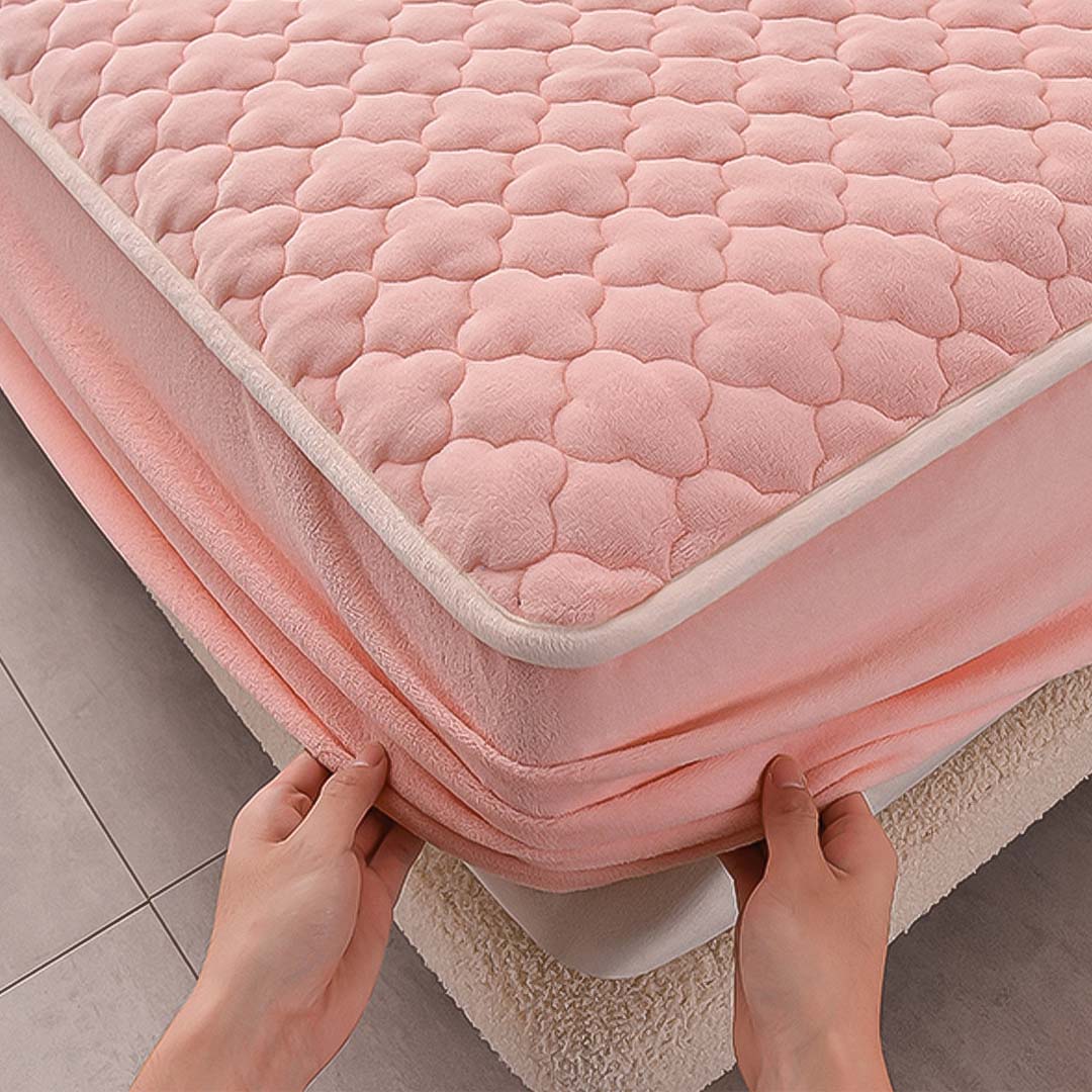 Clover Mattress Cover With Pillow Case