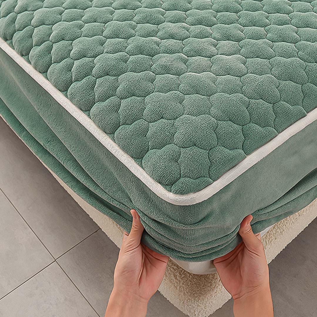 Clover Mattress Cover With Pillow Case