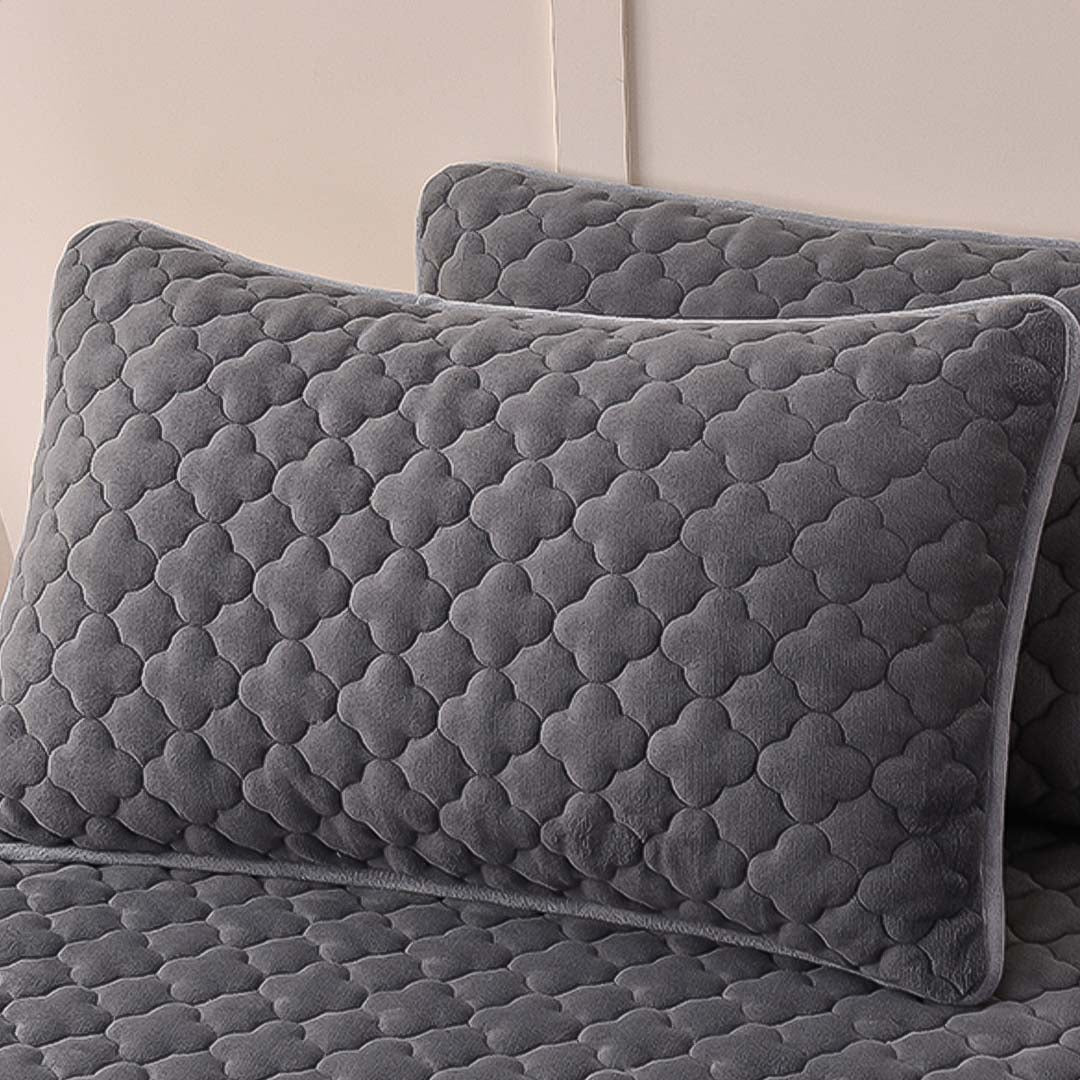 Clover Mattress Cover With Pillow Case