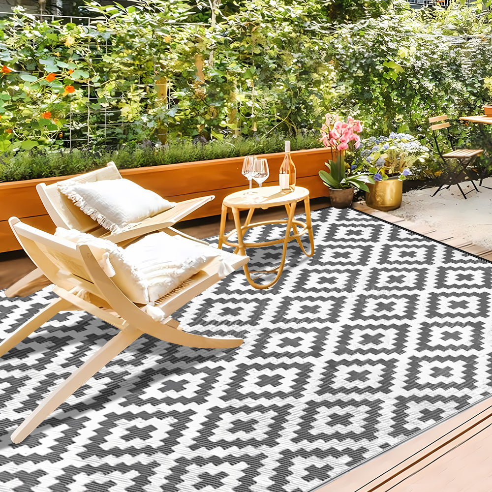 Double-Sided Diamond Outdoor Rug