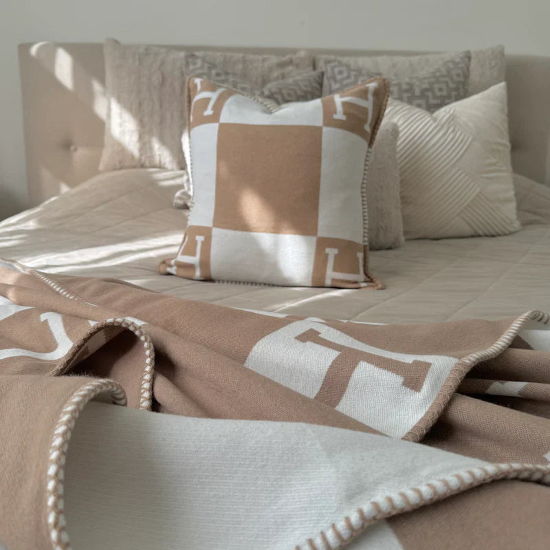 Luxury Wool-Cashmere Throw